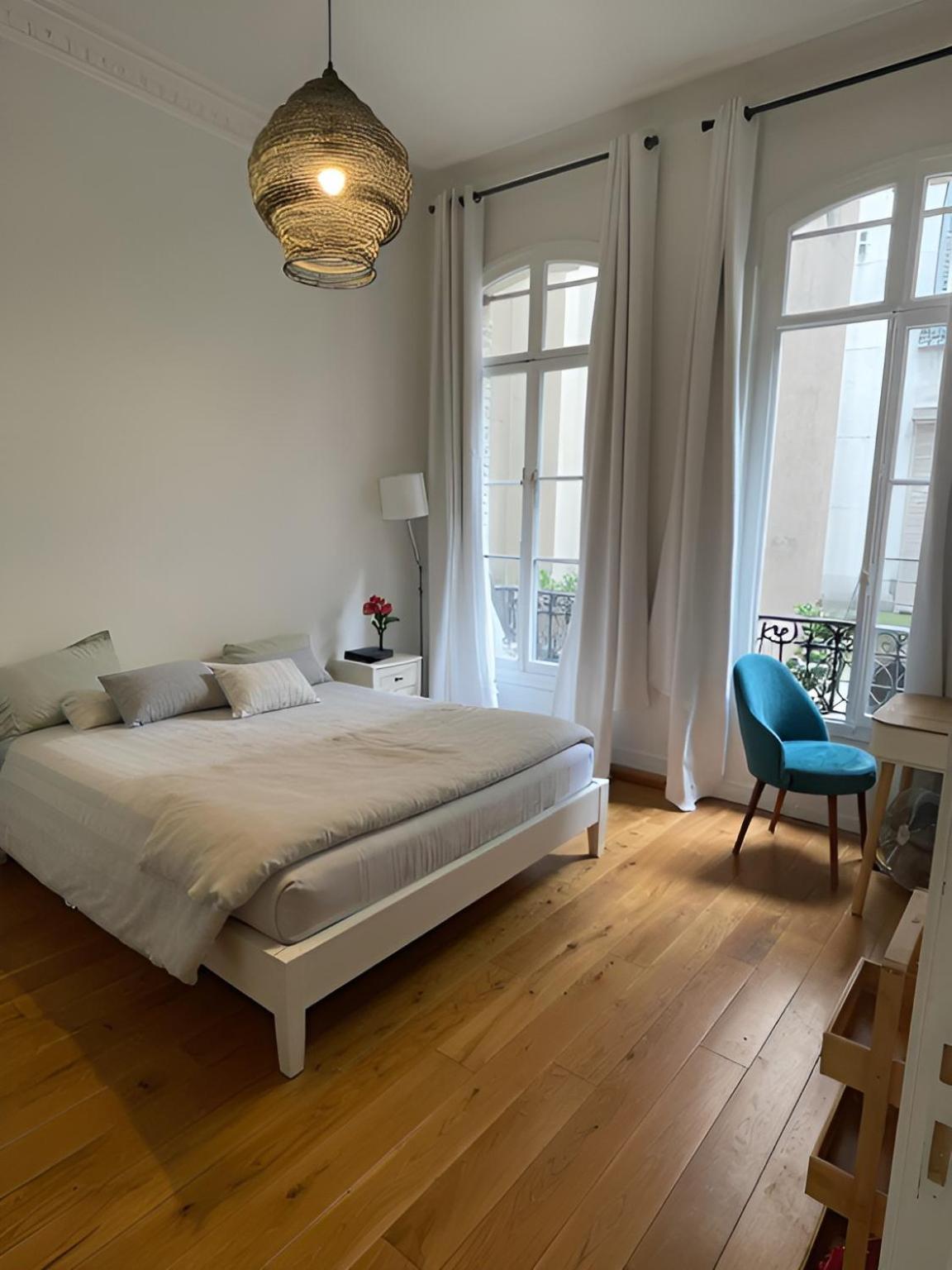 Cosy And Modern Near Champs-elysees - Arc De Triomphe Apartment Paris